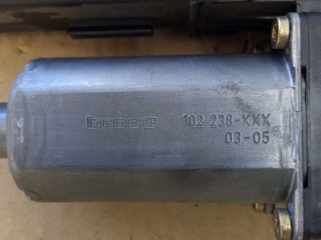 bontott AUDI A4 B6 Jobb hátsó Ablakemelő Motor