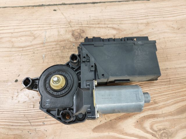 bontott AUDI A4 B6 Jobb hátsó Ablakemelő Motor