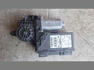 bontott AUDI A4 B6 Jobb hátsó Ablakemelő Motor