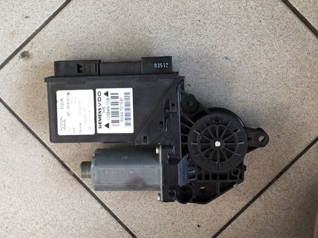 bontott AUDI A4 B6 Jobb hátsó Ablakemelő Motor
