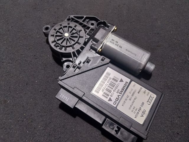 bontott AUDI A4 B6 Jobb hátsó Ablakemelő Motor