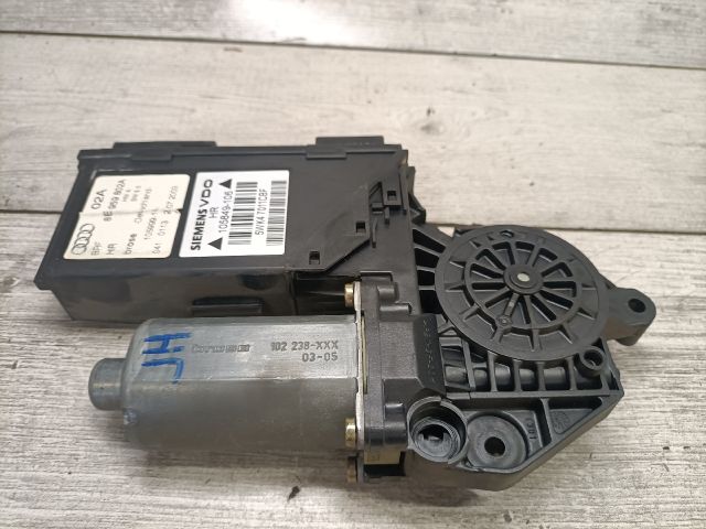 bontott AUDI A4 B6 Jobb hátsó Ablakemelő Motor