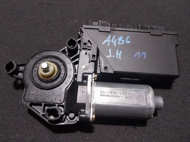bontott AUDI A4 B6 Jobb hátsó Ablakemelő Motor