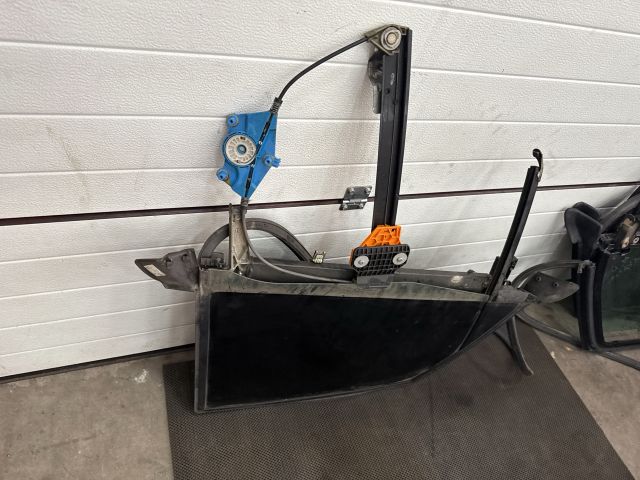 bontott AUDI A4 B6 Jobb hátsó Ablakemelő Szerkezet (Elektromos)