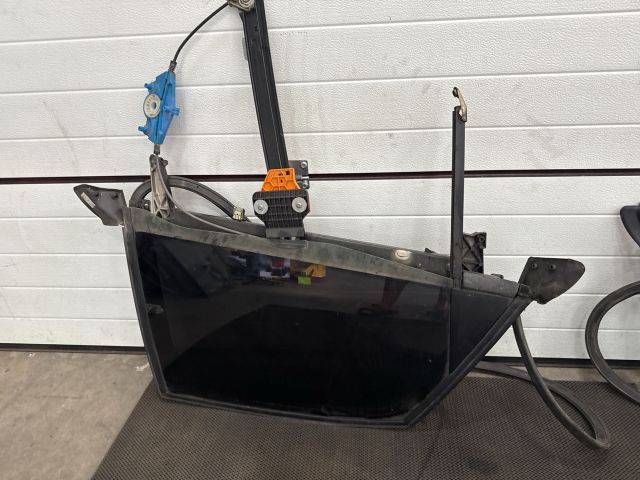 bontott AUDI A4 B6 Jobb hátsó Ablakemelő Szerkezet (Elektromos)