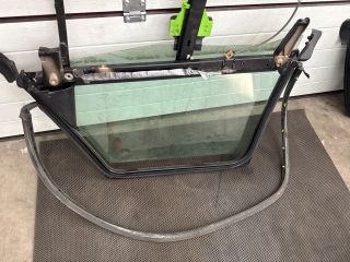 bontott AUDI A4 B6 Jobb hátsó Ablakemelő Szerkezet (Elektromos)