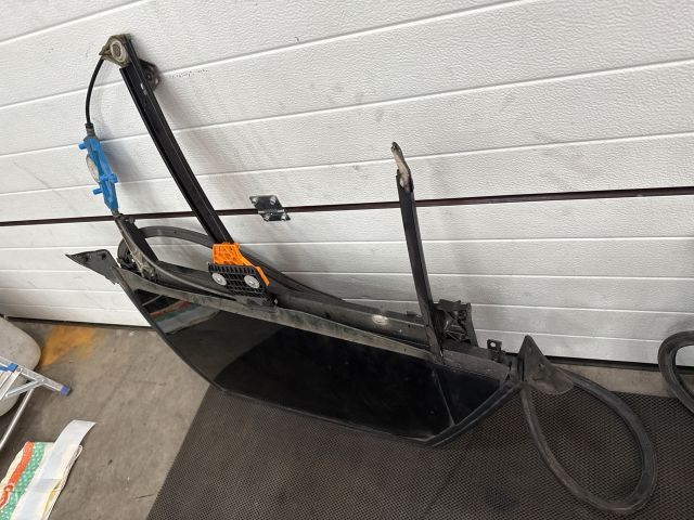 bontott AUDI A4 B6 Jobb hátsó Ablakemelő Szerkezet (Elektromos)