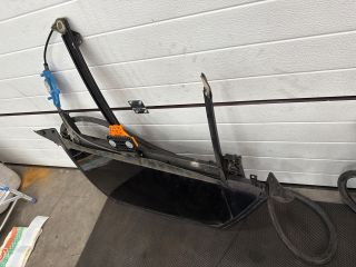 bontott AUDI A4 B6 Jobb hátsó Ablakemelő Szerkezet (Elektromos)