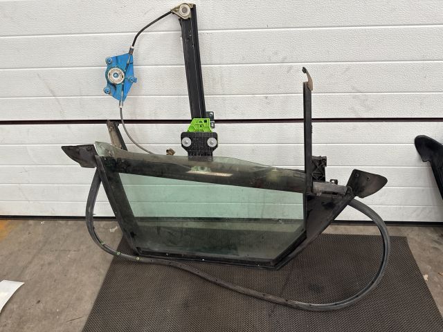 bontott AUDI A4 B6 Jobb hátsó Ablakemelő Szerkezet (Elektromos)