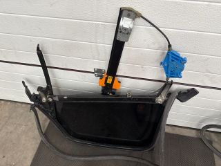 bontott AUDI A4 B6 Jobb hátsó Ablakemelő Szerkezet (Elektromos)