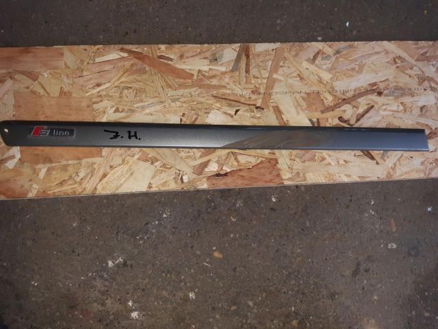 bontott AUDI A4 B6 Jobb hátsó Ajtó Díszléc