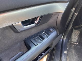 bontott AUDI A4 B6 Jobb hátsó Ajtó Kárpit