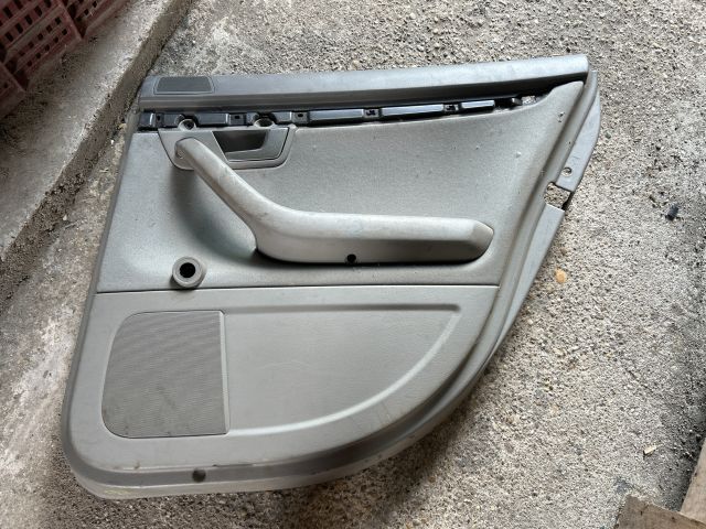 bontott AUDI A4 B6 Jobb hátsó Ajtó Kárpit