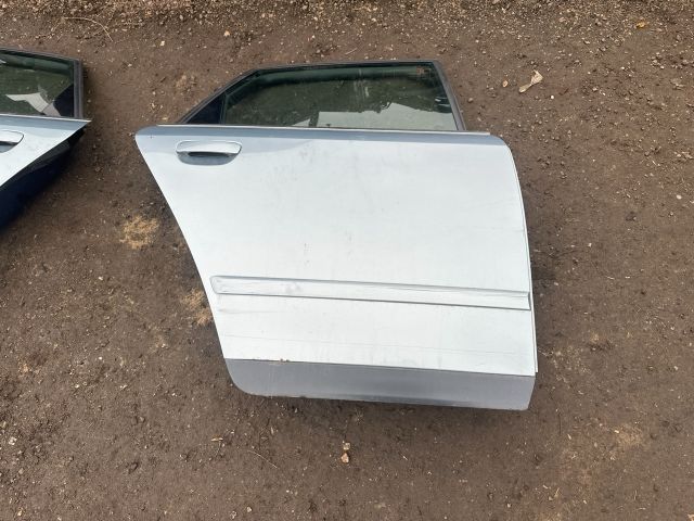bontott AUDI A4 B6 Jobb hátsó Ajtó (Részeivel)