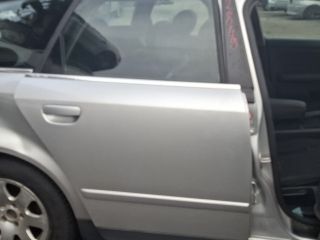 bontott AUDI A4 B6 Jobb hátsó Ajtó (Részeivel)