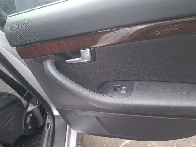 bontott AUDI A4 B6 Jobb hátsó Ajtó (Részeivel)