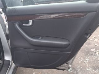 bontott AUDI A4 B6 Jobb hátsó Ajtó (Részeivel)
