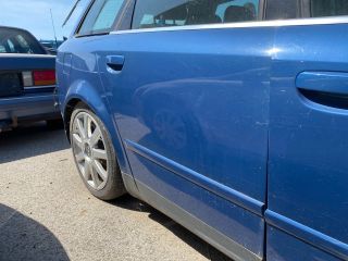 bontott AUDI A4 B6 Jobb hátsó Ajtó (Üres lemez)