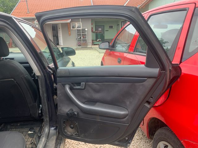 bontott AUDI A4 B6 Jobb hátsó Ajtó (Üres lemez)