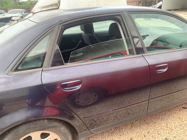 bontott AUDI A4 B6 Jobb hátsó Ajtó (Üres lemez)