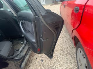 bontott AUDI A4 B6 Jobb hátsó Ajtó (Üres lemez)