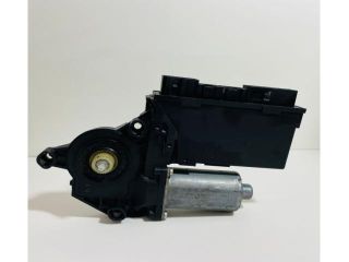 bontott AUDI A4 B6 Jobb hátsó Ajtózár Motor