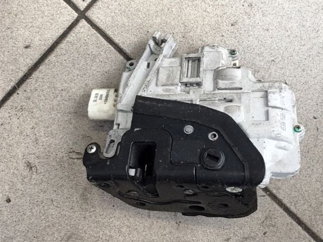 bontott AUDI A4 B6 Jobb hátsó Ajtózár