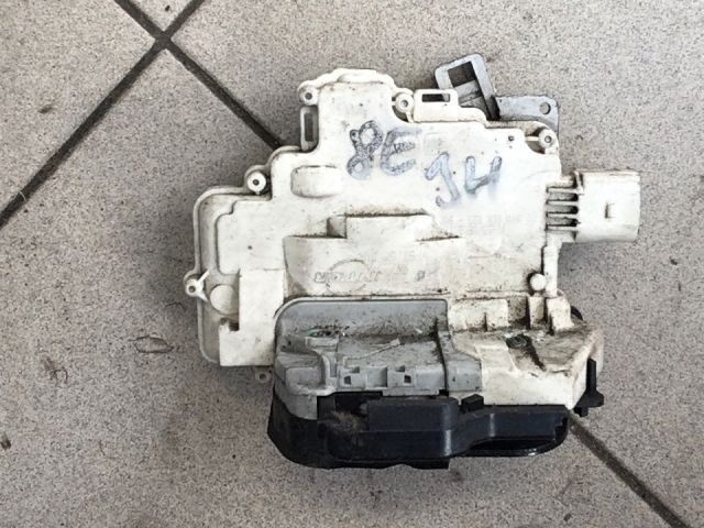 bontott AUDI A4 B6 Jobb hátsó Ajtózár