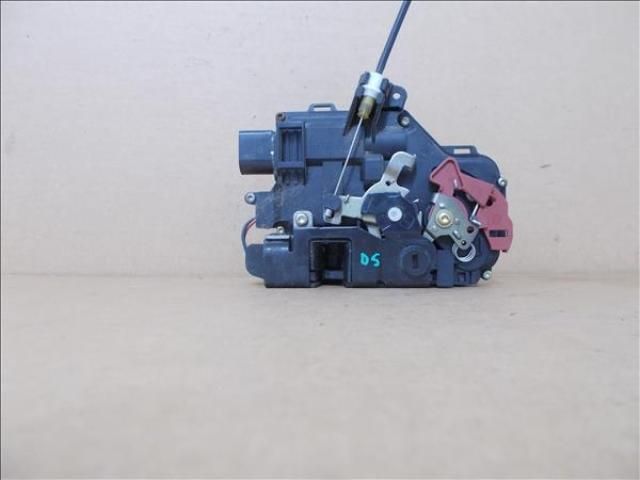 bontott AUDI A4 B6 Jobb hátsó Ajtózár