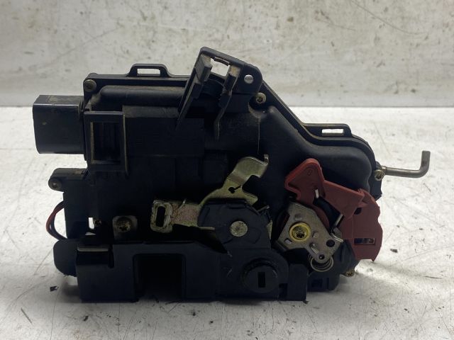 bontott AUDI A4 B6 Jobb hátsó Ajtózár