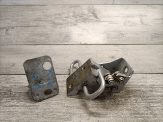 bontott AUDI A4 B6 Jobb hátsó Alsó Zsanér