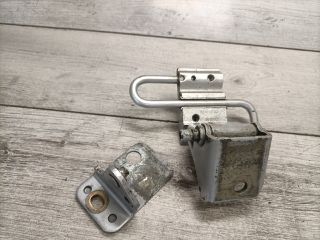 bontott AUDI A4 B6 Jobb hátsó Alsó Zsanér