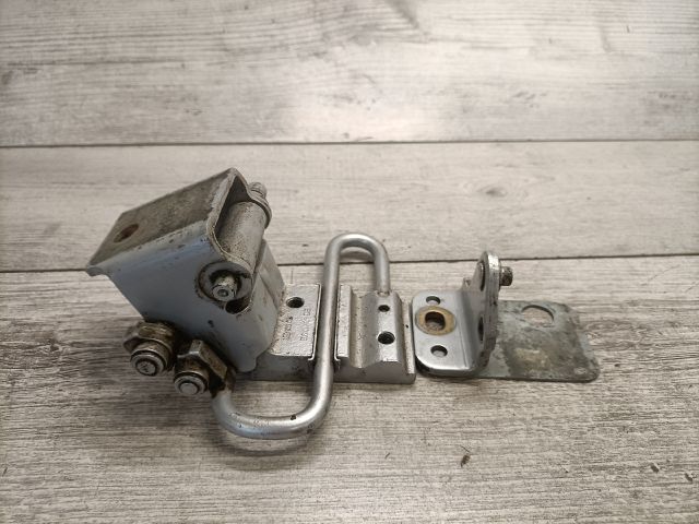 bontott AUDI A4 B6 Jobb hátsó Alsó Zsanér