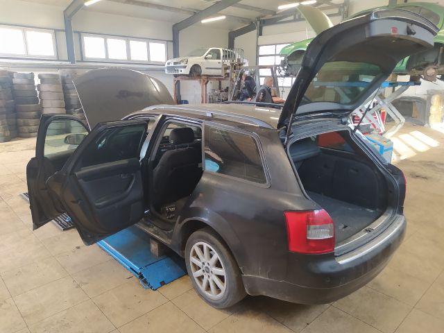 bontott AUDI A4 B6 Jobb hátsó Dobbetét (Kerékjárati, Műanyag)