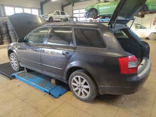 bontott AUDI A4 B6 Jobb hátsó Dobbetét (Kerékjárati, Műanyag)