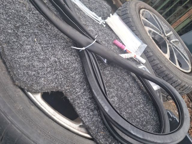 bontott AUDI A4 B6 Jobb hátsó Gumikéder