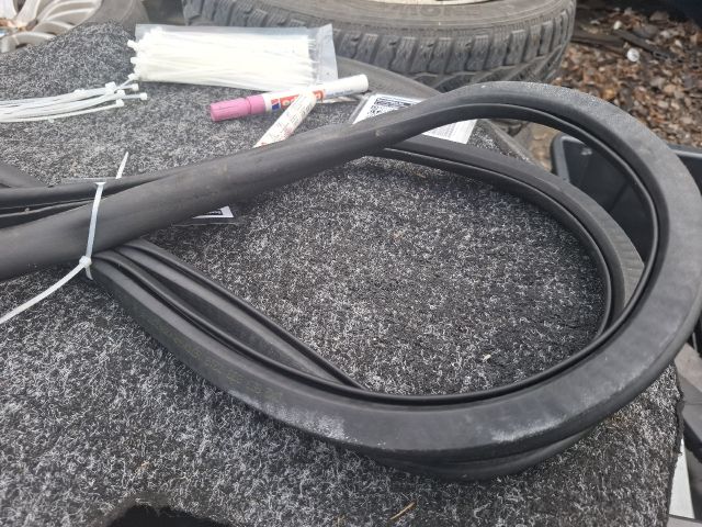 bontott AUDI A4 B6 Jobb hátsó Gumikéder