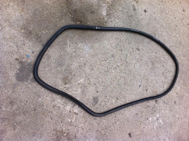 bontott AUDI A4 B6 Jobb hátsó Gumikéder