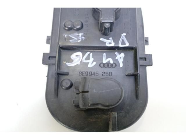 bontott AUDI A4 B6 Jobb Hátsó Lámpa Foglalat