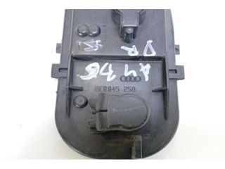 bontott AUDI A4 B6 Jobb Hátsó Lámpa Foglalat