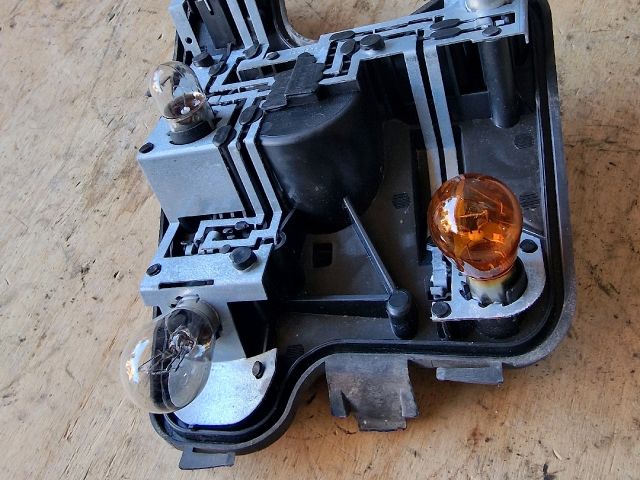 bontott AUDI A4 B6 Jobb Hátsó Lámpa Foglalat