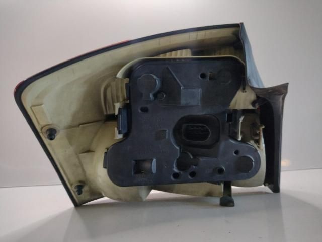 bontott AUDI A4 B6 Jobb Hátsó Lámpa