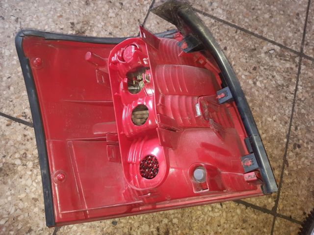 bontott AUDI A4 B6 Jobb hátsó Lámpabúra