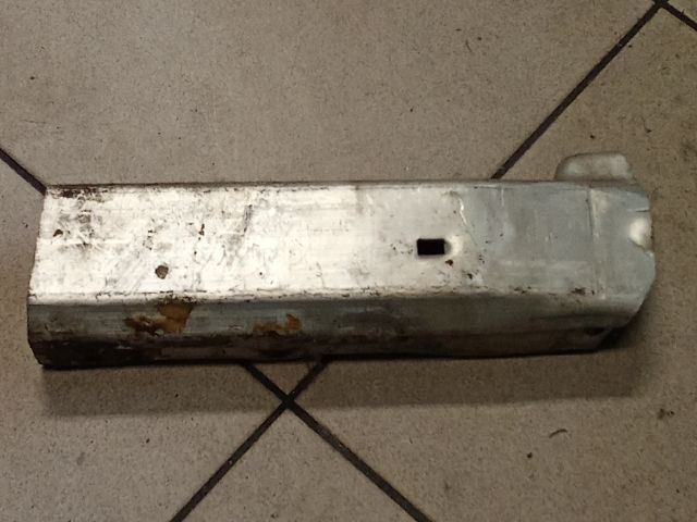 bontott AUDI A4 B6 Jobb hátsó Lökhárító Merevítő (Fém)