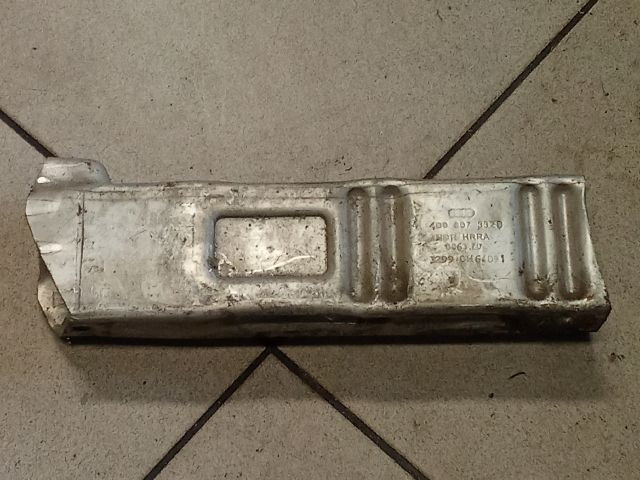 bontott AUDI A4 B6 Jobb hátsó Lökhárító Merevítő (Fém)