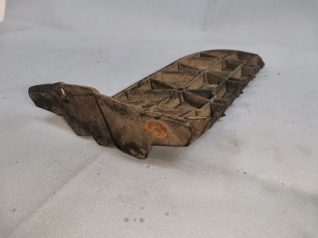 bontott AUDI A4 B6 Jobb hátsó Lökhárító Tartó (Műanyag)