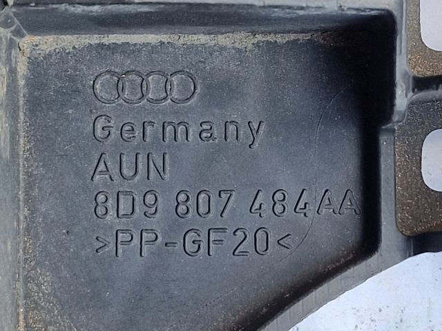 bontott AUDI A4 B6 Jobb hátsó Oldal Lökhárító Tartó (Műanyag)