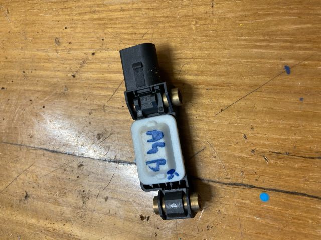 bontott AUDI A4 B6 Jobb hátsó Oldal Ütközés Érzékelő