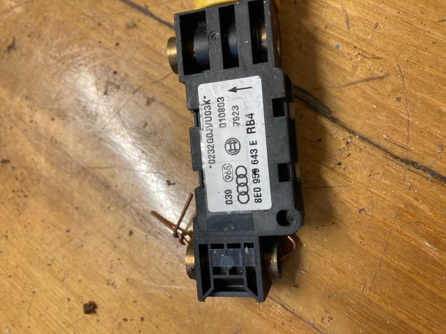 bontott AUDI A4 B6 Jobb hátsó Oldal Ütközés Érzékelő