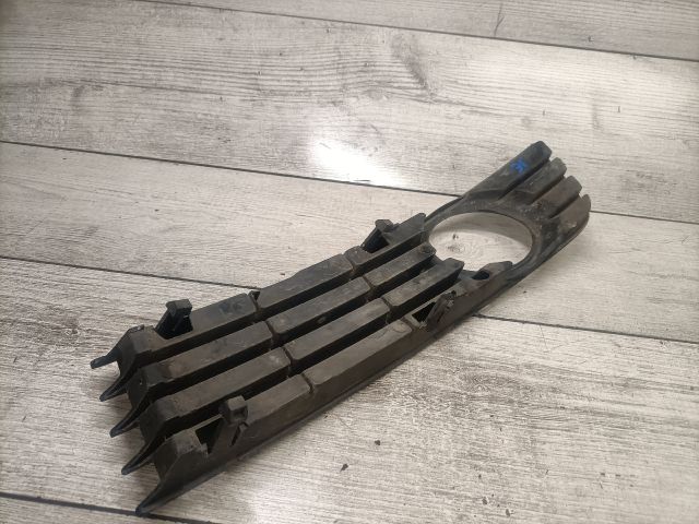 bontott AUDI A4 B6 Jobb Ködfényszóró Lámpakeret